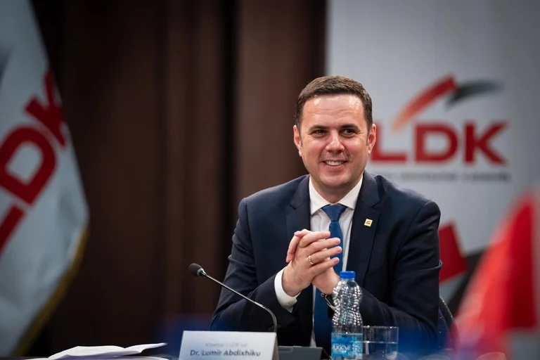 Dy javë afat: Abdixhiku kërkon konsensus për Presidentin