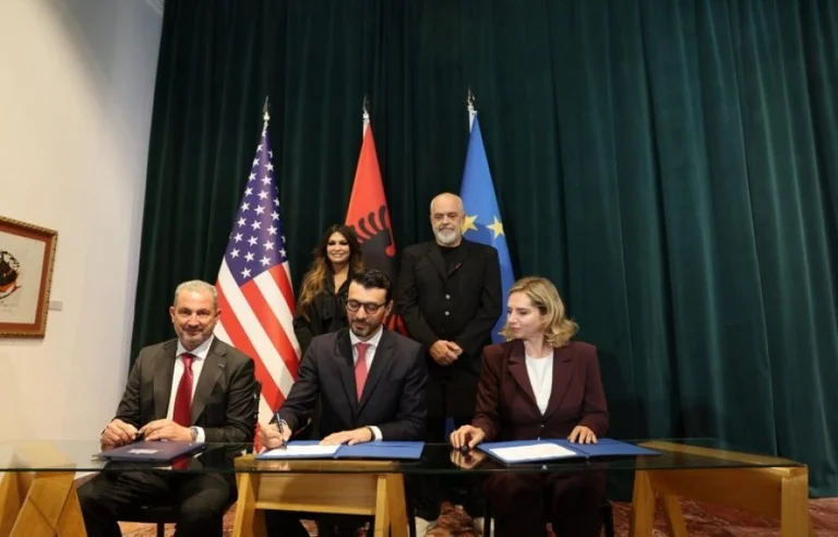 Shqipëria firmos me SHBA-në marrëveshje për gazin në vlerë prej 6 miliardë dollarësh