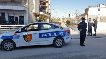 Plagosja në Tiranë, tre të arrestuar dhe një 17-vjeçar në kërkim