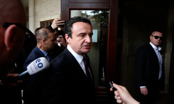 Afati kushtetues po afron, Kurti pa përgjigje nëse do ta pranojë Vjosa Osmani si kandidate për presidente