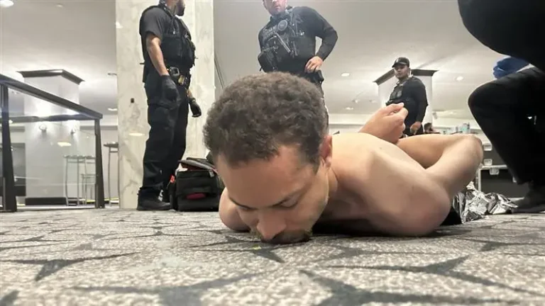 Ky është i dyshuari për sulmin me armë në darkën e Trumpit