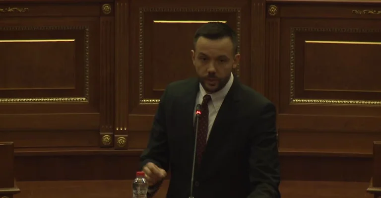 PDK s’e përkrah tejkalimin procedural për votimin e Projektligjit për Buxhetin, Tahiri: Na duhen të paktën 3 ditë për ta lexuar