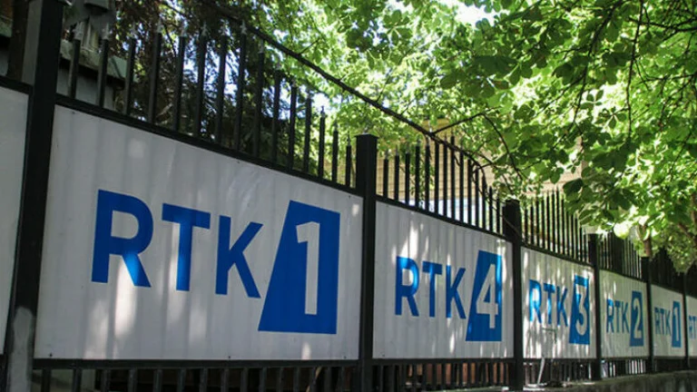 “U përjashtuan nga moderimi i emisioneve”, moderatorë të RTK-së akuzojnë për përjashtim arbitrar dhe censurë