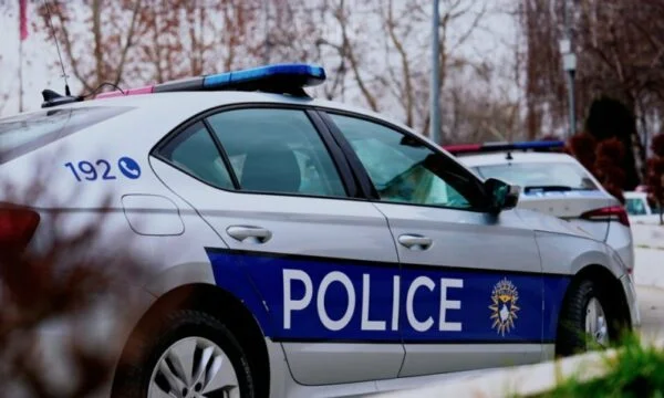Të shtëna me armë në Mitrovicë, plagoset një person-Policia jep detaje