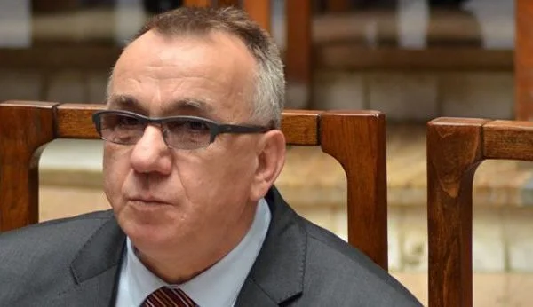 Hasani: Pak e besueshme që Kosova të ketë institucione të reja këtë vit