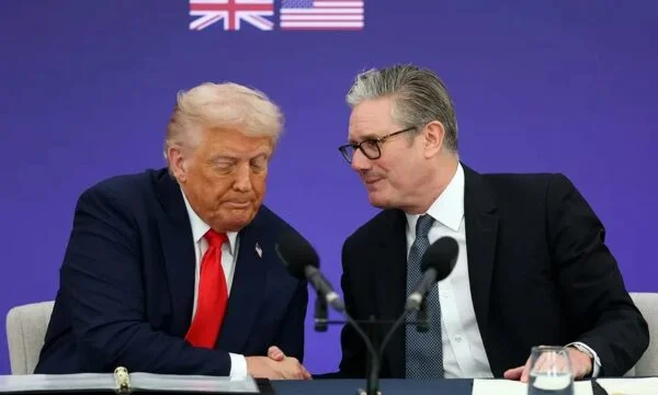Situata në Lindjen e Mesme dhe rihapja e Ngushticës së Hormuzit, Starmer zhvillon bisedë telefonike me Trump