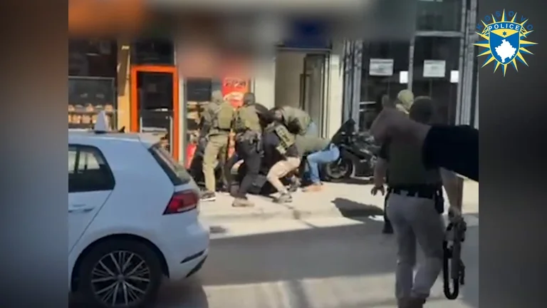 Arrestohen në Prizren dy të dyshuar për fajde, viktimës kërkuan t’ia marrin pronat në vlerë 1 milion euro