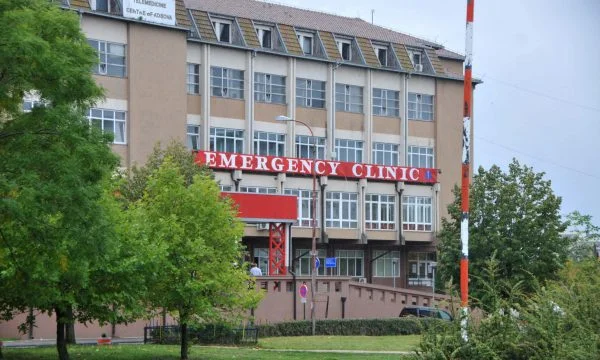 Aksidenti në Ferizaj, QKUK jep detaje për gjendjen shëndetësore të pesë anëtarëve të KKZ-së