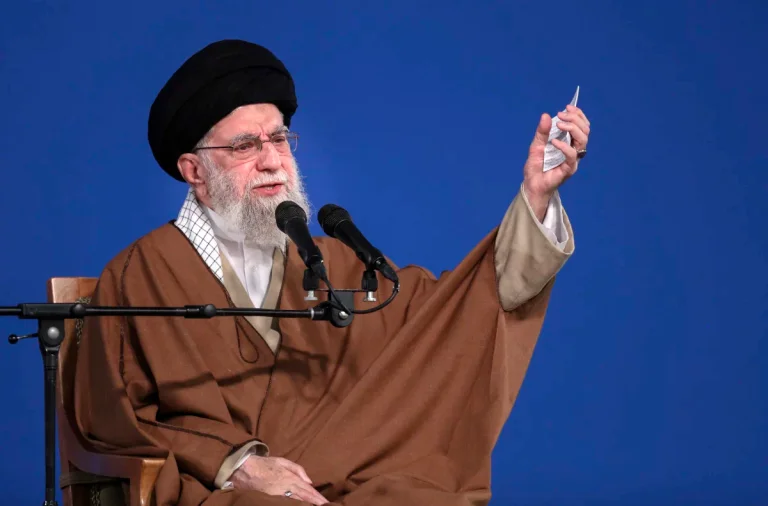 Reuters: Lideri i Iranit Ali Khamenei ka vdekur dhe trupi i tij është gjetur