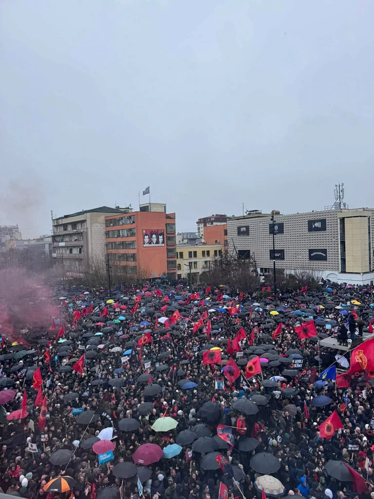 Përmbyllet marshi madhështor “Drejtësi jo politikë” për çlirimtarët