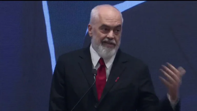 Rama e thotë për herë të parë: Vjosa Osmani u kërcënua për dy vjet, prokurorët donin t’i thyenin zyrën se me demek do gjenin prova për krime kundër njerëzimit