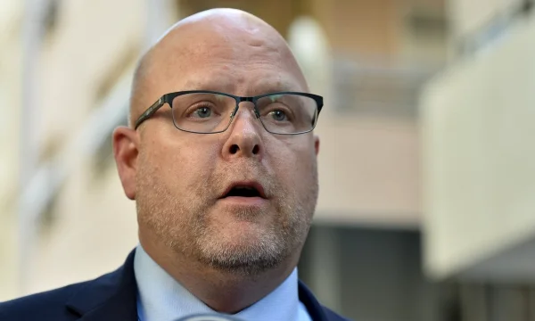 Hovenier: Kosova duhet të jetë anëtare e BE-së, NATO-s dhe e KiE-së