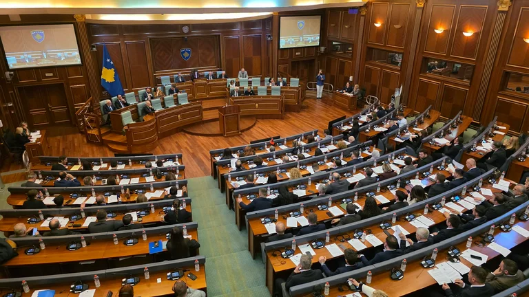 Shtyhet seanca për Projektligjin e Buxhetit për ditën e hënë