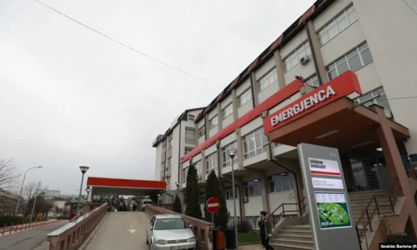 Vdes një person në QKUK, policia nis hetimet: Trupi i pajetë është dërguar në IML për obduksion