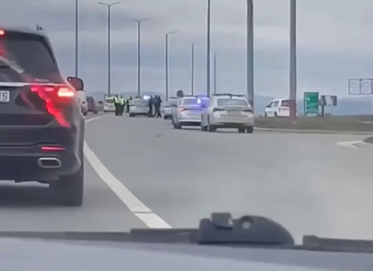Policia e konfirmon: Viktima u gjet i vdekur në një veturë në Veternik
