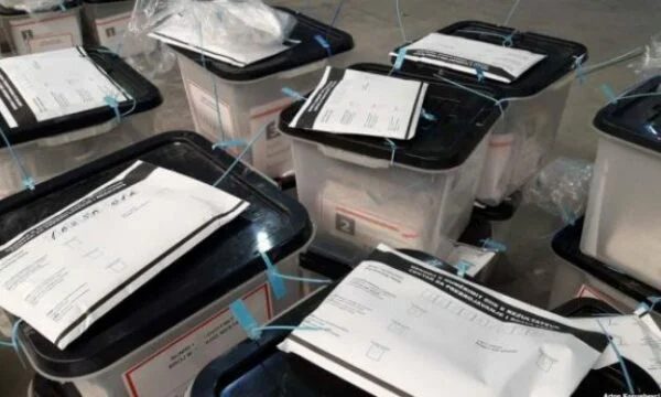 Numërohen 67% e votave në ambasada, kaq vota kanë siguruar partitë politke