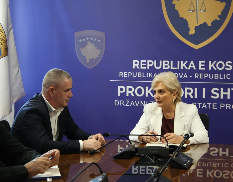 Fillimi i hetimeve për mospërputhjen e votave – prokurorja Pula takohet me zv.drejtorin e Policisë