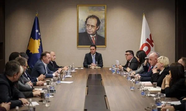 Zhvillime të reja në LDK: Abdixhiku i thirrë në takim anëtarët e partisë për të hënën