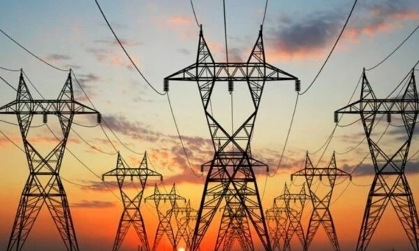 Supremja e shpallë të paligjshme, shfuqizon nene të Udhëzuesit për Liberalizimin e Tregut të Energjisë Elektrike
