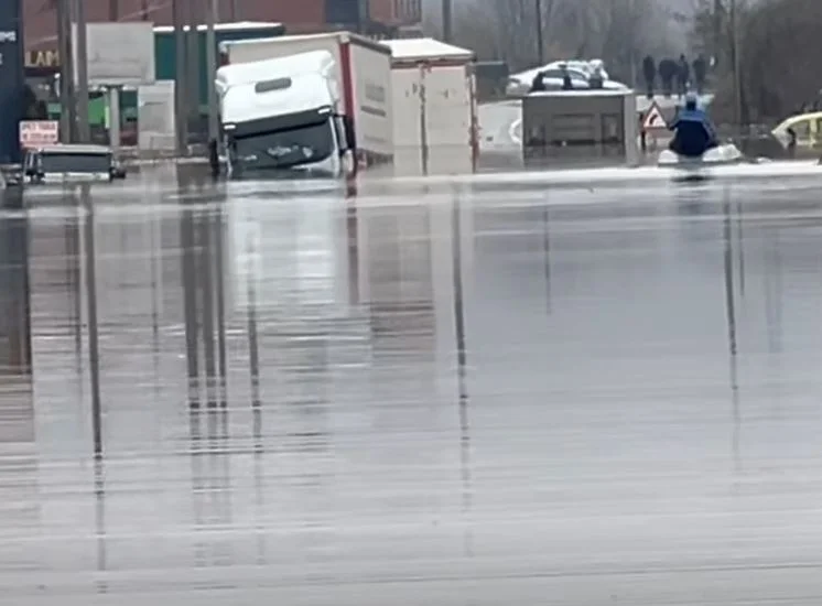 Mbyllet për qarkullim segmenti Ferizaj–Gjilan në Sojevë