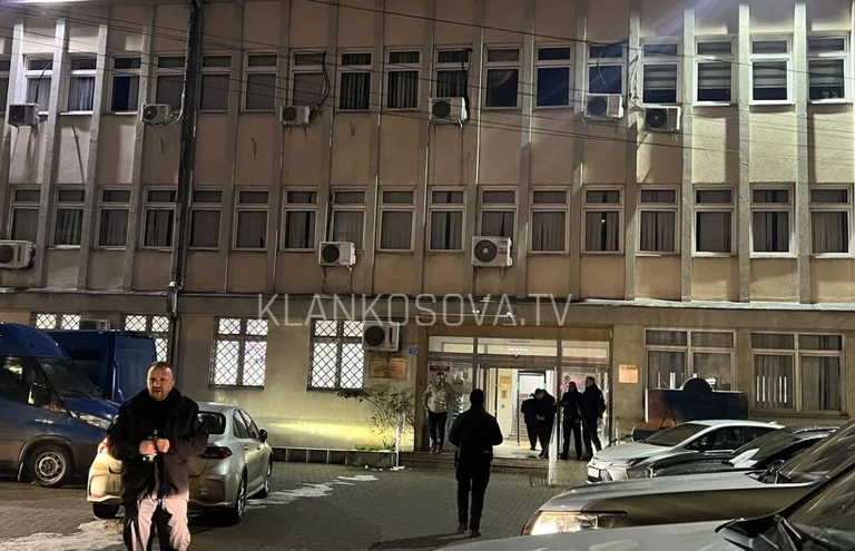 Keqpërdorimi milionësh në BKS, dalin para Gjykatës 39 të arrestuarit