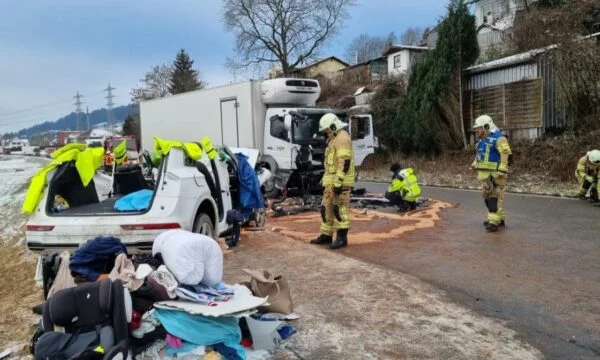 E dhimbshme, familja 5 anëtarëshe që po kthehej nga Kosova u aksidentua në Gjermani, të gjithë të lënduar