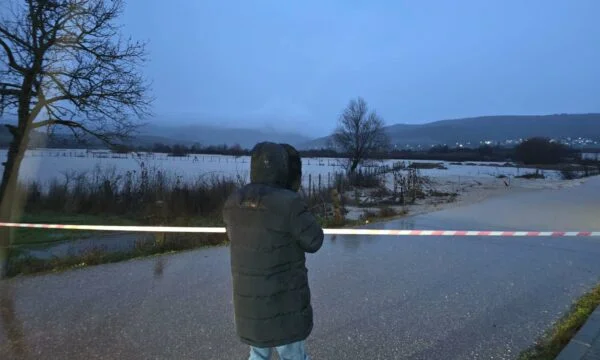 Reshjet e shiut, Ramiz Lladrovci: Rruga Drenas-Komoran është lehtësuar për qarkullim