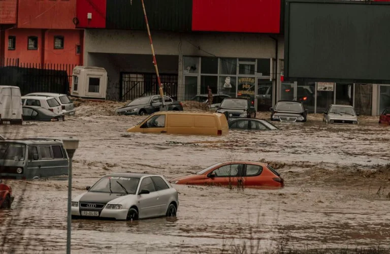 Instituti Hidrometeorologjik paralajmëron: Rrezik për vërshime në Kosovë