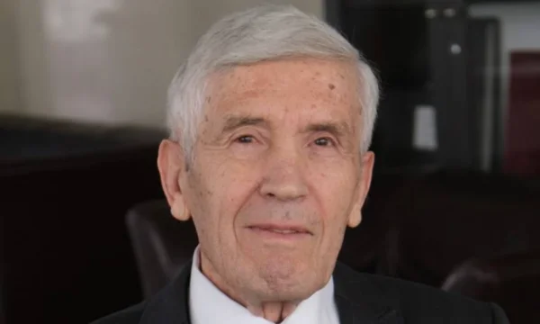 “Në vitin 1985 Daci u bë anëtar i Shoqatës Amerikane të Kimistëve”, ASHAK shkruan për jetën dhe arritjet akademike të tij