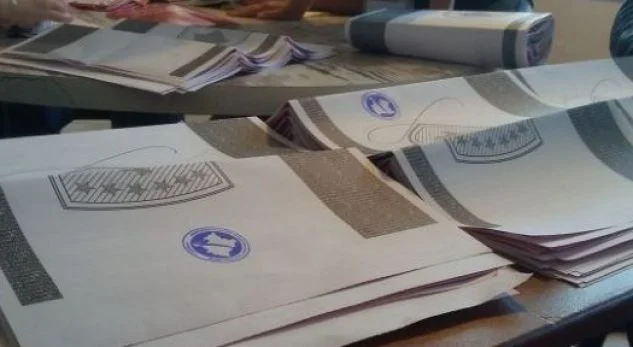 Mbyllet afati për aplikim për votim jashtë Kosovës, 90 mijë e 860 persona kanë siguruar të drejtën