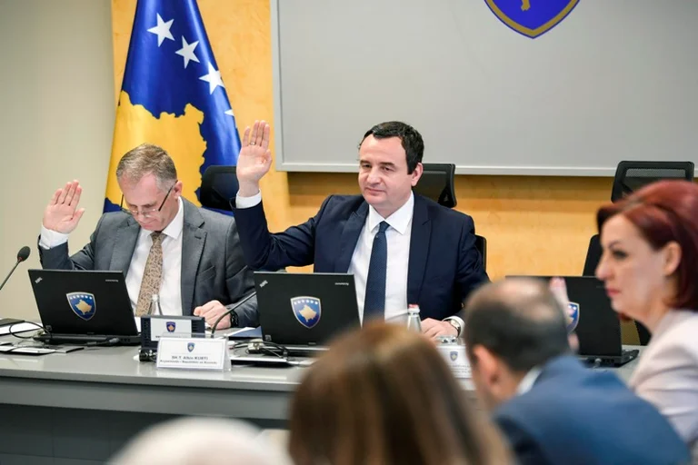 Supremja mbron shtetin nga diktatura – vendimet e Kurtit dhe ministrave në detyrë i cilëson anti-kushtetuese