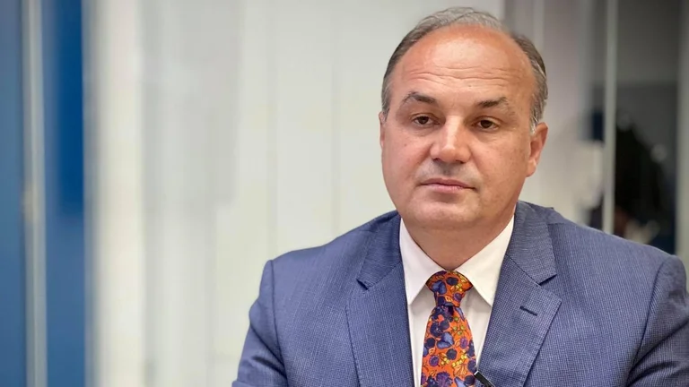 Ish-ministri i Jashtëm për bllokimin e kosovarëve në kufi: Provokim dhe një sulm kundër popullit të Kosovës!