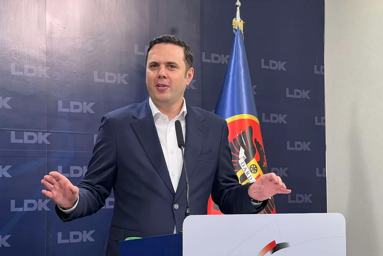 Vendimi i PZAP – Abdixhiku për VV: Çka ka ky sekt me panik, sulme, ulërima e histeri politike