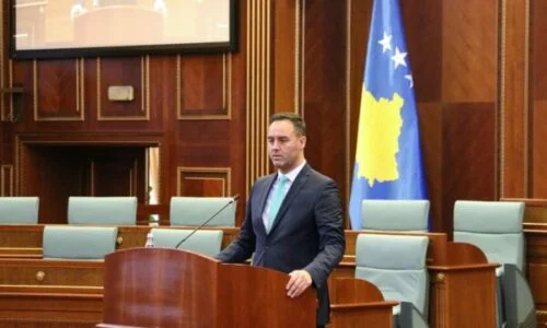 Konjufca prezanton kabinetin qeveritar: Ministra Albin Kurti, Fitore Pacolli – Dimal Basha askund