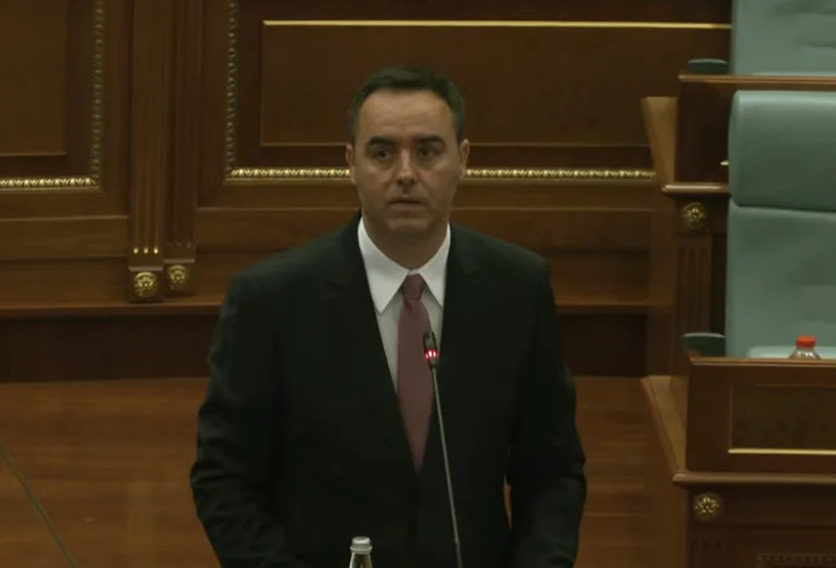 Fillon seanca për qeverinë, Konjufca lyp votë për vete