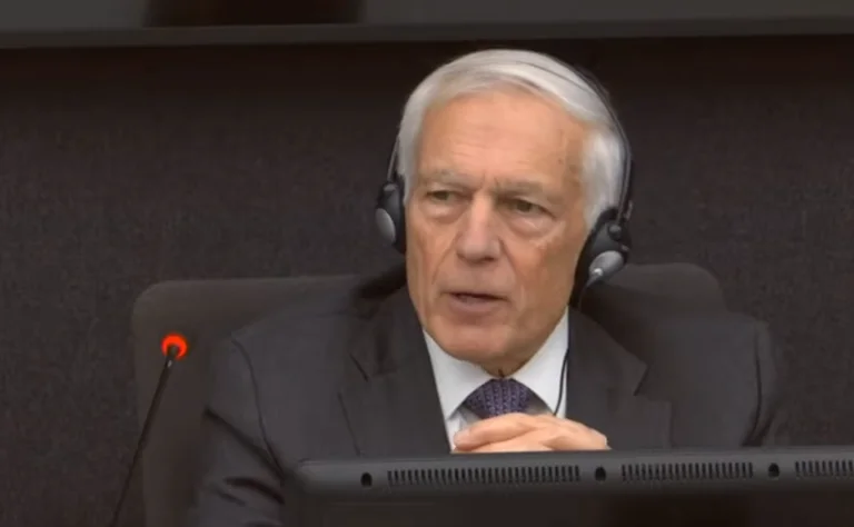 Clark: Kur NATO hyri në Kosovë, bëmë çfarë kishim në dorë për të zvogëluar aktet e dhunës