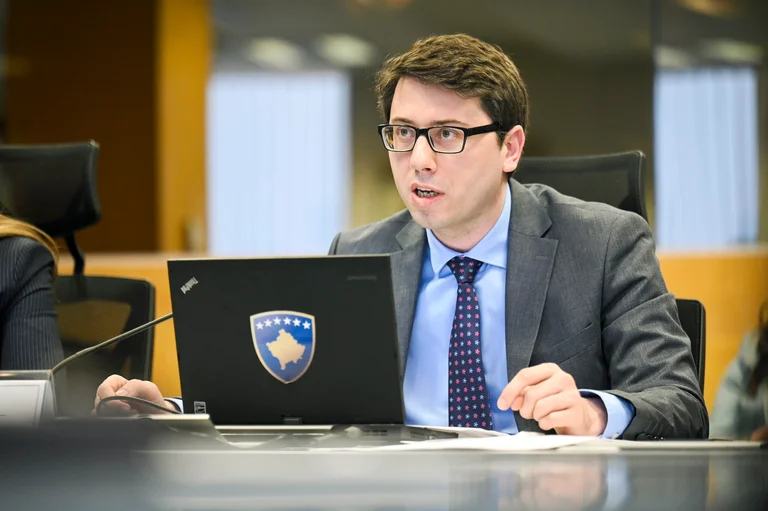 Murati pretendon se ekonomia po pëson rritje: Faktet po demantojnë pretendimet opozitare