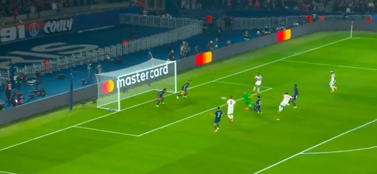 Diaz s’e njeh kampionin në fuqi, i shënon PSG-së në gol “bombastik”