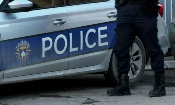 Një person dyshohet se ka rënë nga lartësia te “Grandi”