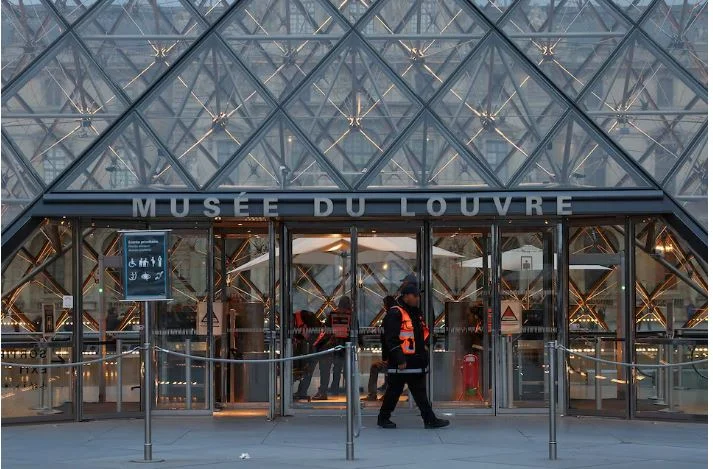 Arrestohet i dyshuari i tretë për grabitjen në muzeun e Louvre