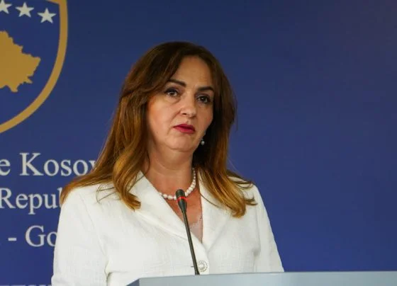 Ia huq ministrja Nagavci, nuk e di mbiemrin e shkrimtarit turk me të cilin darkoi Kurti, i thotë “Pambuku”