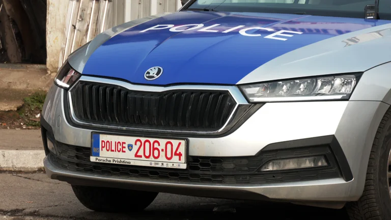 Pejë/ Paraqitet vet në polici personi që pengoi zyrtarin policor gjatë detyrës