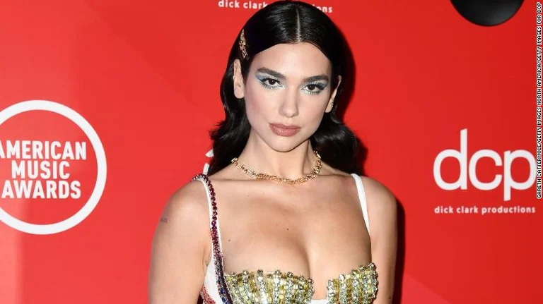 Dua Lipa shkarkon menaxherin veç pse e përkrahte luftën e Izraelit në Gaza