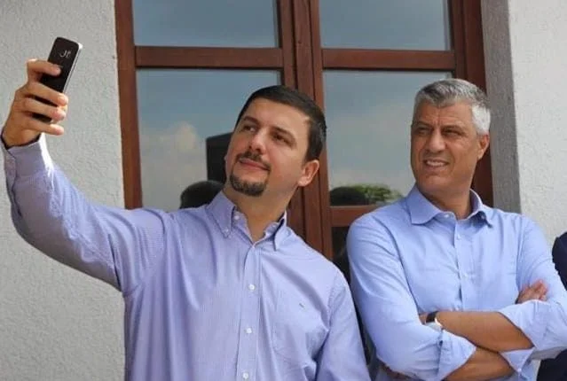 Krasniqi për dëshminë e James Rubin për Thaçin: Trimi i mirë me shokë shumë