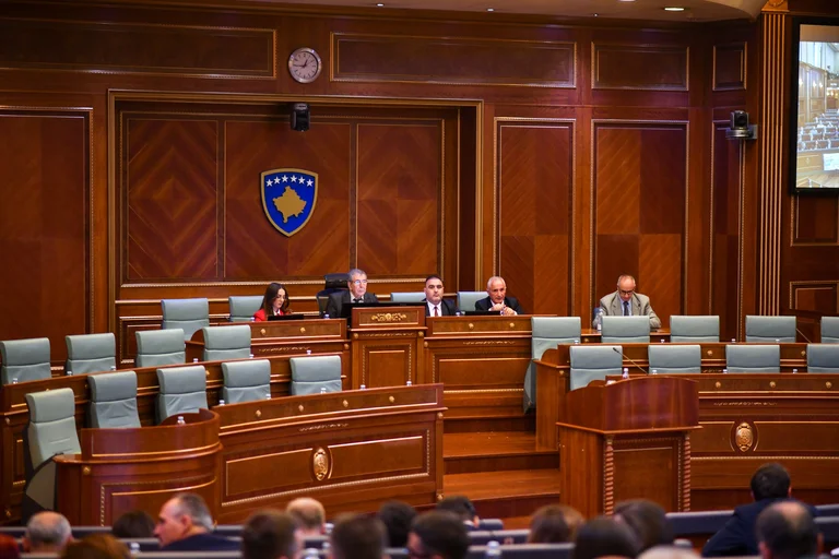 Vazhdon ‘cirku’ në Kuvend: Dështon për herë të 23-të konstituimi i Kuvendit të Kosovës