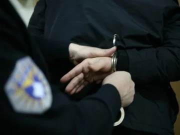 Arrestohet në Prizren i dënuari me 10 muaj burg për narkotikë, dërgohet në vuajtje të dënimit
