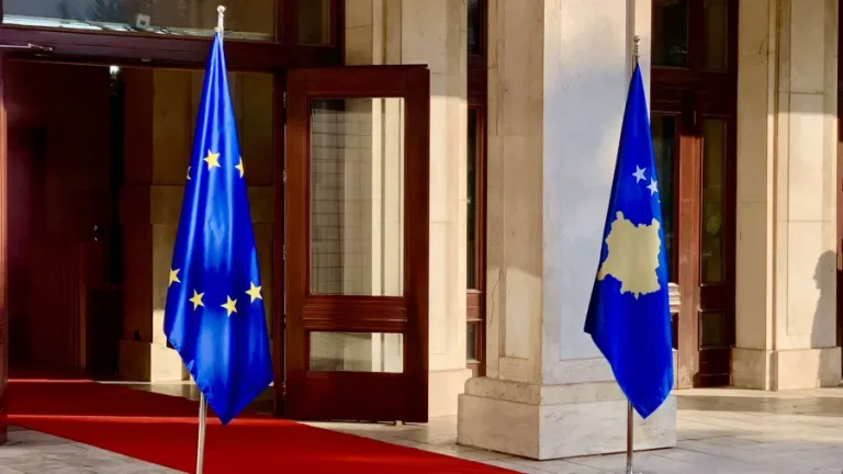 Kosova në pritje të heqjes së masave nga BE, shpreson përmirësime në veri