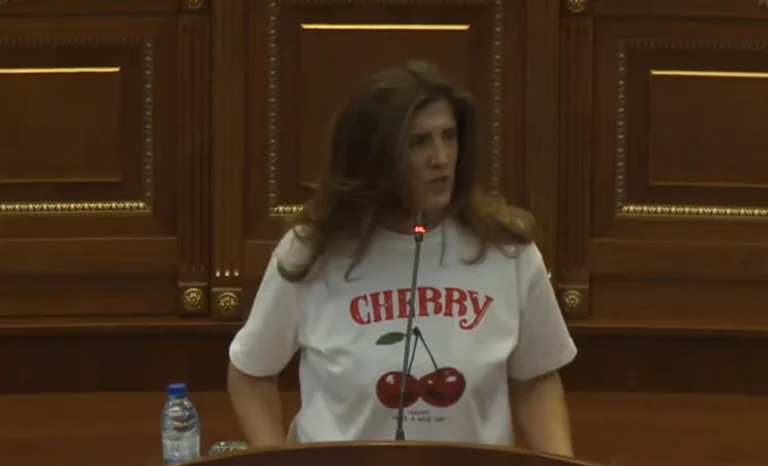 ” I thashë, ose flasim të gjithë ose s’flet as ti”- Ganimete Musliu flet pas përplasjes me Avni Deharin