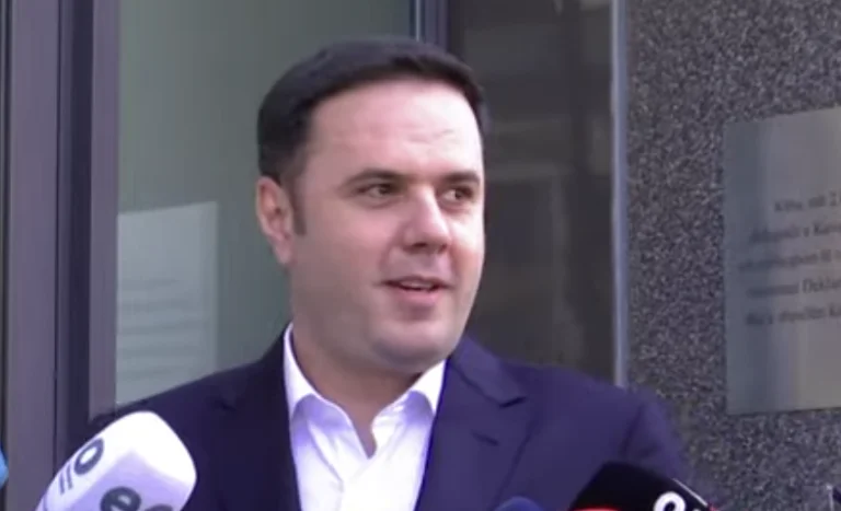 Abidxhiku për Kurtin: Meqë s’po don me formu shumicën, t’i merret e drejta