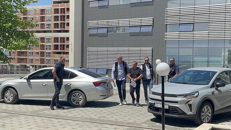 I dyshuari për spiunazh Bojan Jevtiq paraqitet në Gjykatë, pritet vendimi për paraburgim